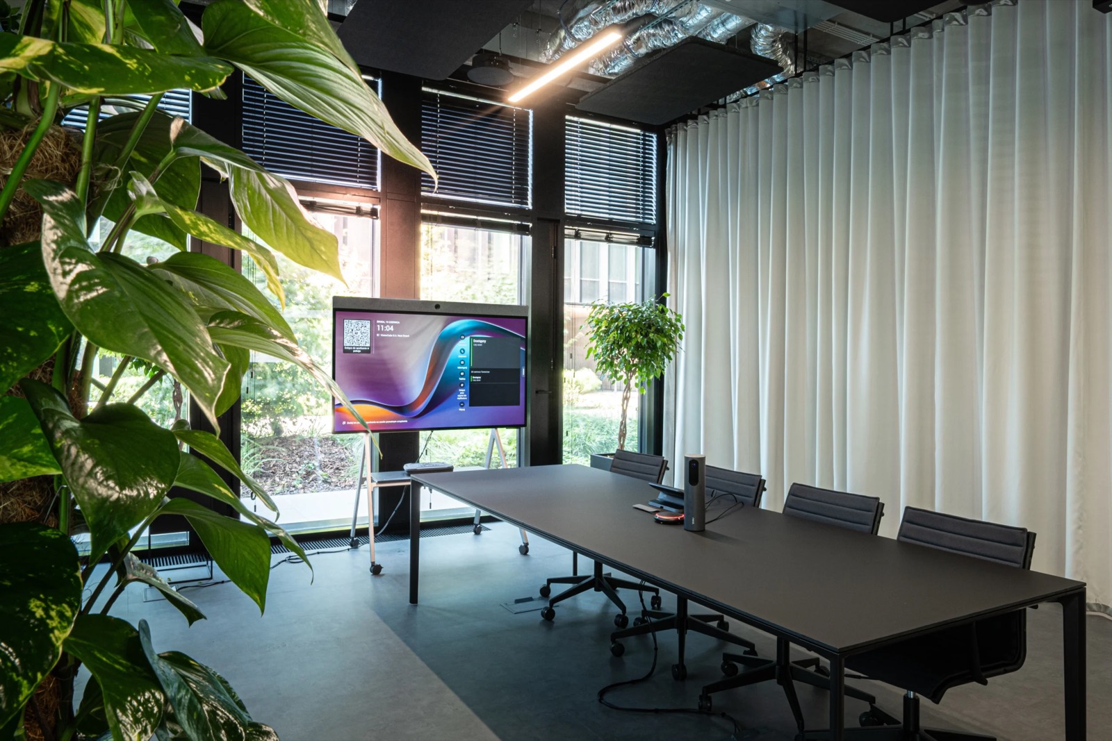 Sala spotkań w showroomie VISIONCUBE w Warszawie